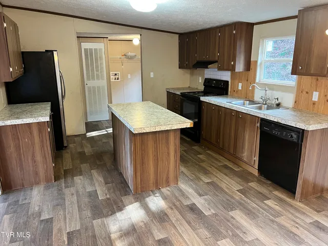 $180,000 | 140 Edgewater Road, Elizabethton, TN 37643