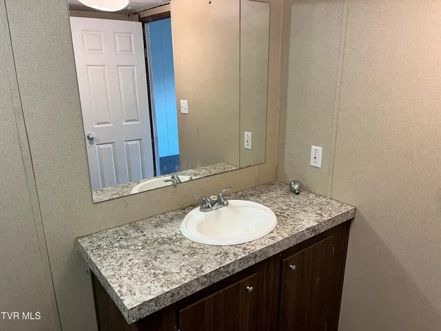 $180,000 | 140 Edgewater Road, Elizabethton, TN 37643