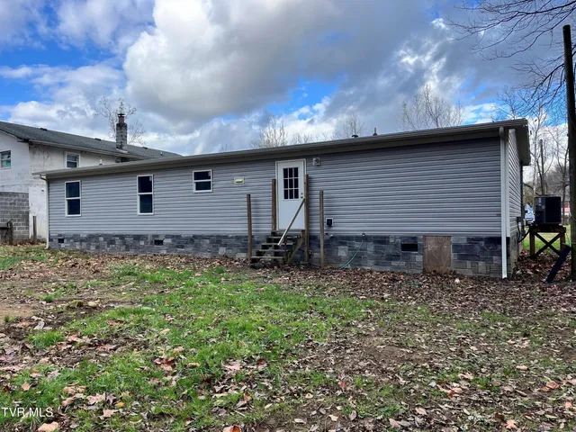 $180,000 | 140 Edgewater Road, Elizabethton, TN 37643