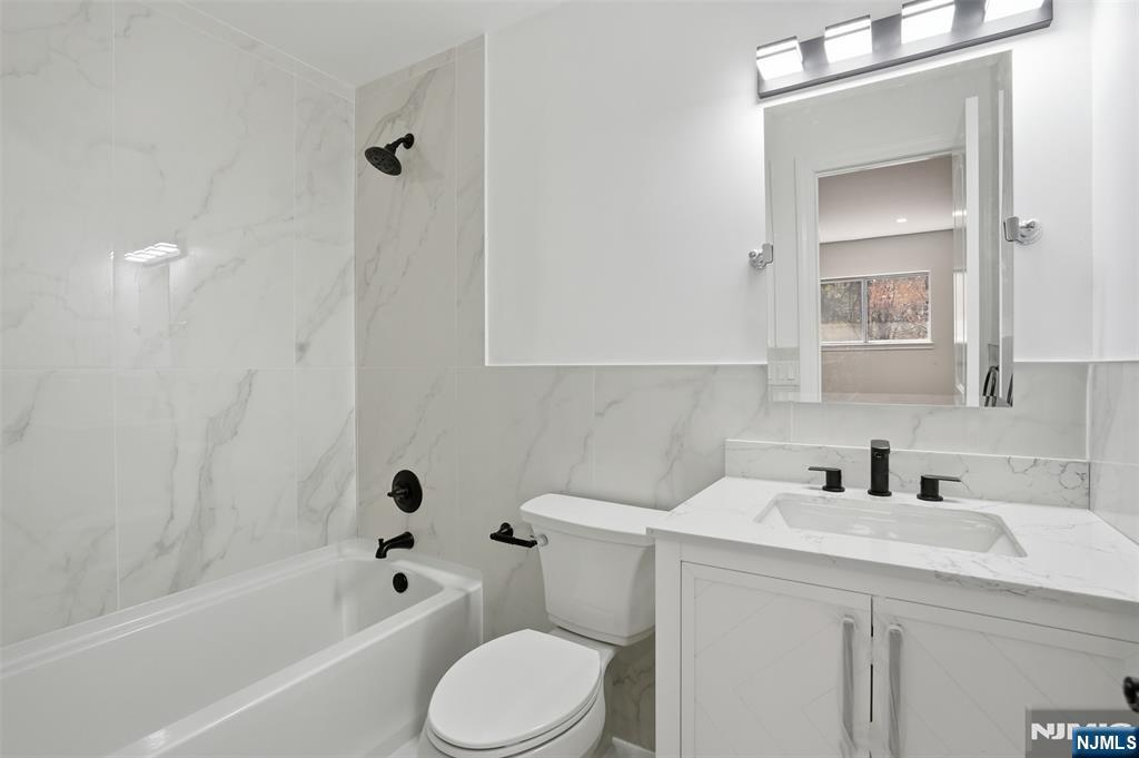 170 Knickerbocker Road Englewood, NJ 07631 - Photo 12 of 16