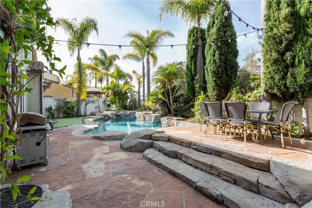 308 Via Los Tilos San Clemente, CA 92673 - Photo 35 of 43 a view of a backyard with swimming pool and sitting area