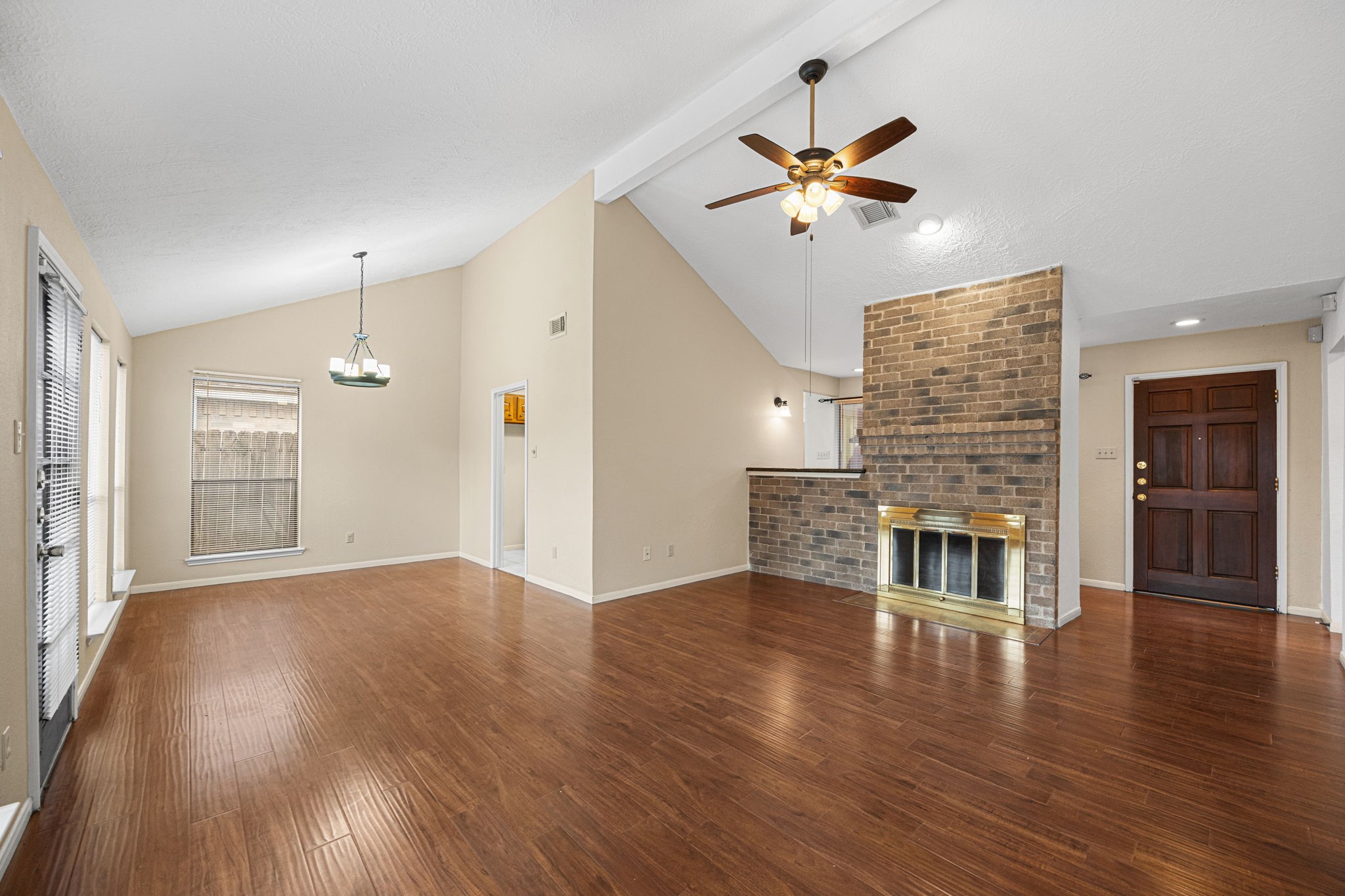 2122 Echo Ridge Sugar Land, TX 77478 - Photo 9 of 28