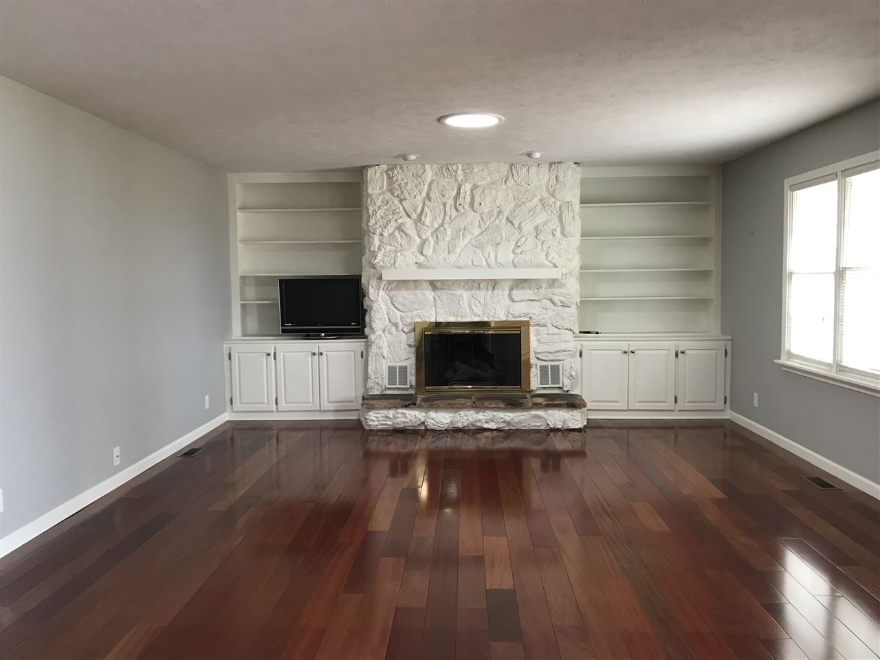 1410 Hampton Road Washington, IL 61571 - Photo 5 of 19 Gallery Image 5