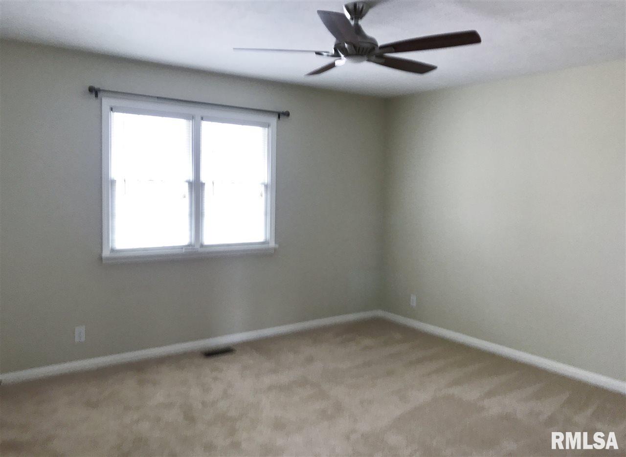 1410 Hampton Road Washington, IL 61571 - Photo 10 of 19 Gallery Image 10