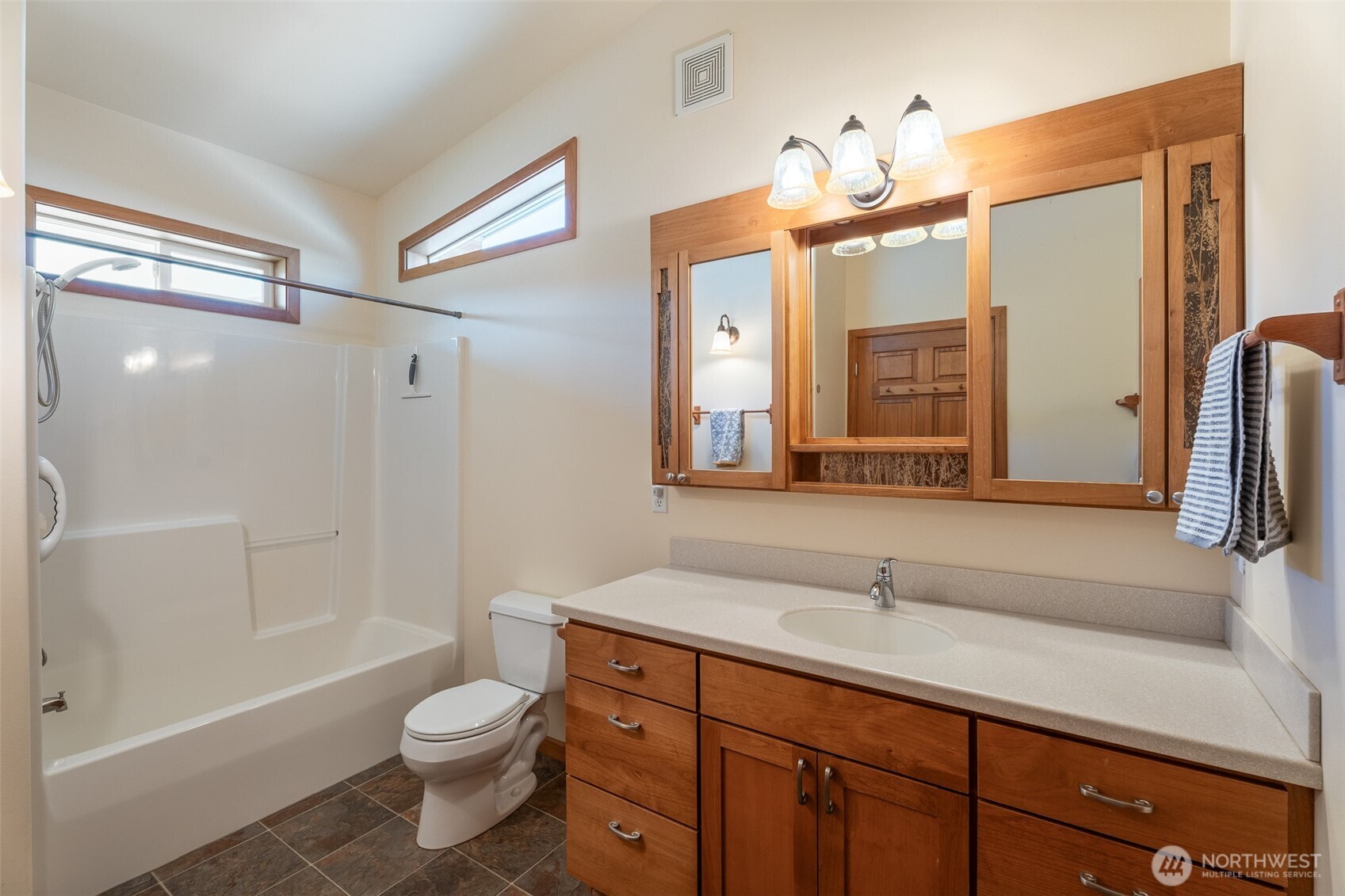 7400 Colockum Road Malaga, WA 98828 - Photo 18 of 37