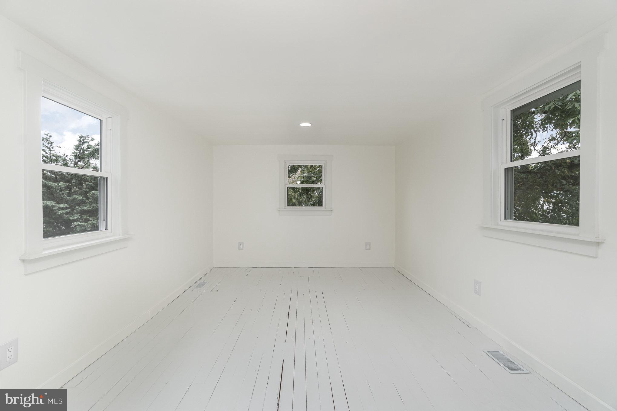 699 North Front Street Liverpool, PA 17045 - Photo 31 of 44 an empty room with windows