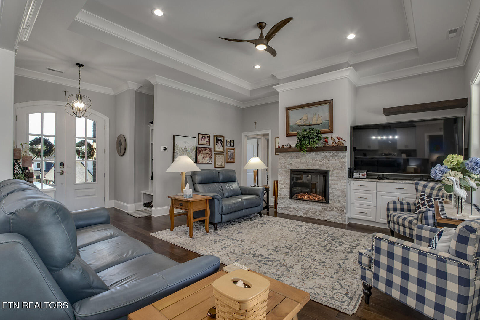 101 Inagehi Way Loudon, TN 37774 - Photo 6 of 46 06_101 Inagehi Way_Living02