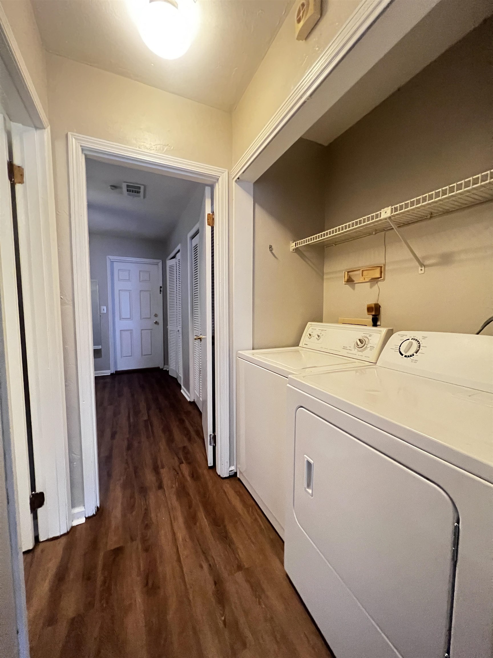 218 White Drive, Unit E Tallahassee, FL 32304 - Photo 4 of 8