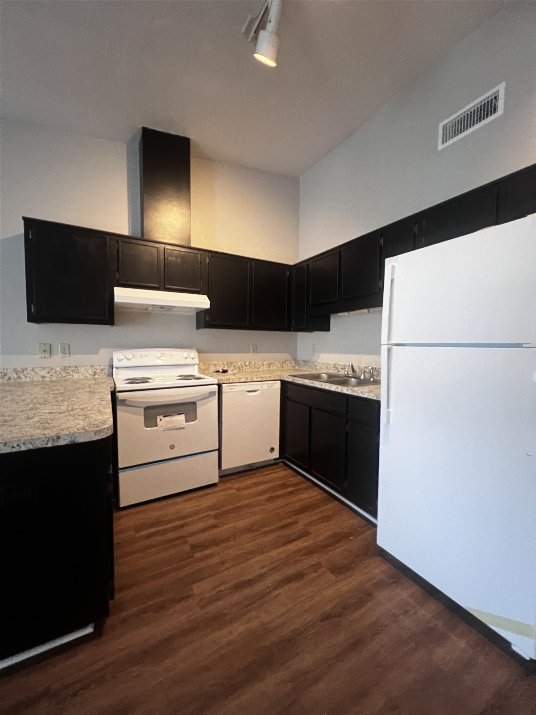 218 White Drive, Unit E Tallahassee, FL 32304 - Photo 5 of 8