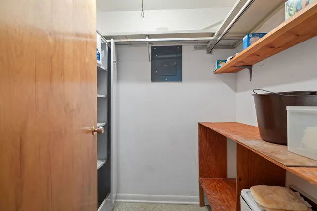 $196,000 | 5540 Walnut Avenue, Unit 11B, Downers Grove, IL 60515