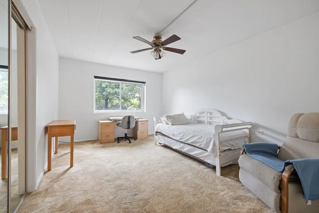 $196,000 | 5540 Walnut Avenue, Unit 11B, Downers Grove, IL 60515