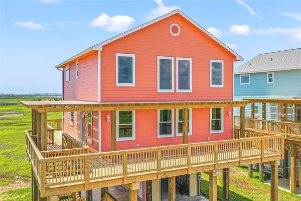 $425,000 | 230 Bay Avenue, Surfside Beach, TX 77541