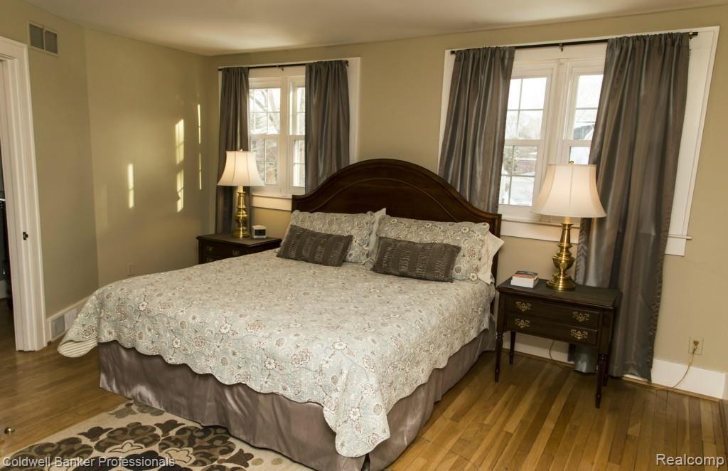 1295 Villa Road Birmingham, MI 48009 - Photo 21 of 34 Master Bedroom