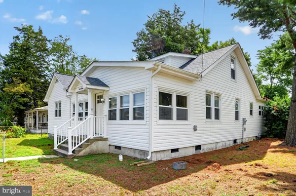 $325,000 | 38 4th Street, Colonial Beach, VA 22443