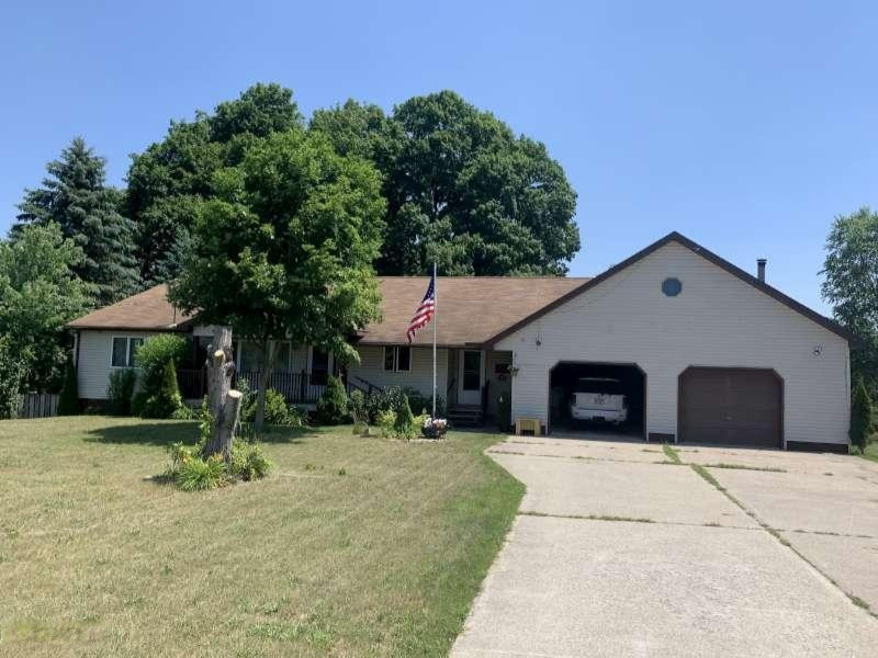 838 North Stiles Road Ludington, MI 49431 - Photo 2 of 26 40 x 45 garage