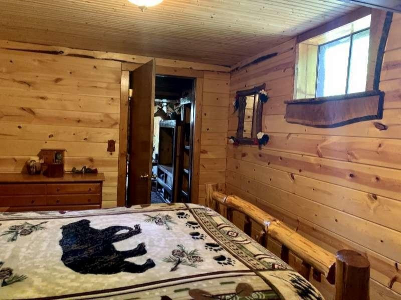 838 North Stiles Road Ludington, MI 49431 - Photo 22 of 26 Guest Suite