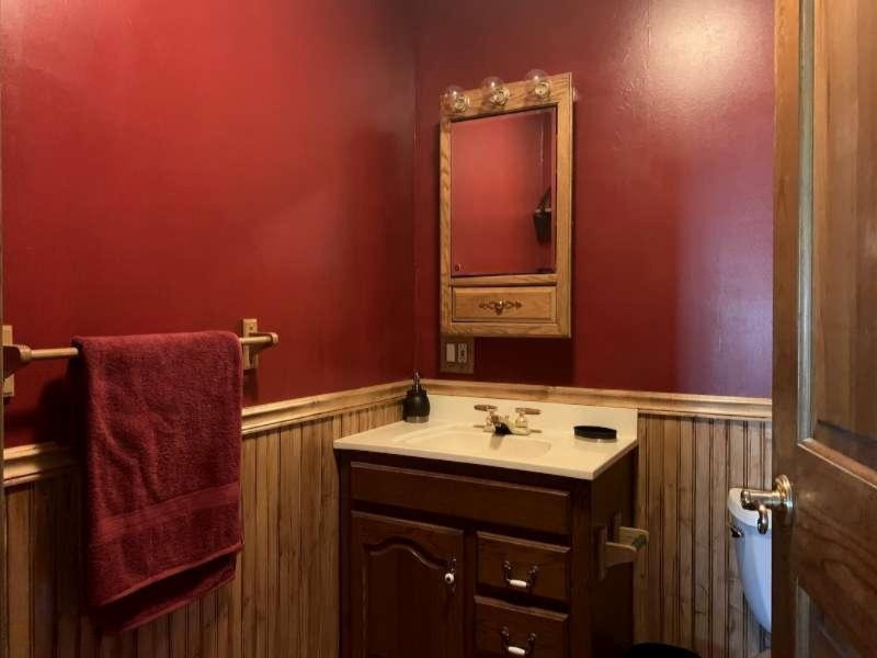 838 North Stiles Road Ludington, MI 49431 - Photo 9 of 26 1/2 Bath