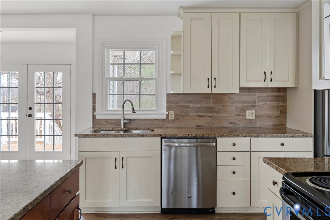 15141 Brown Pleasants Road Montpelier, VA 23192 - Photo 8 of 46 Kitchen with open shelves, dark stone counters, di