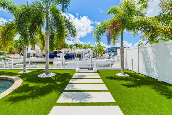 $2,595,000 | 292 Woods Avenue, Tavernier, FL 33070
