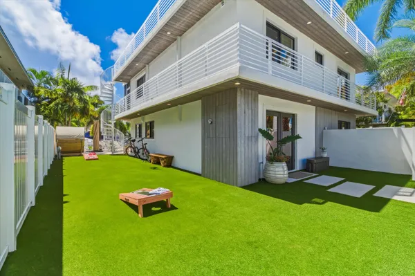 $2,595,000 | 292 Woods Avenue, Tavernier, FL 33070