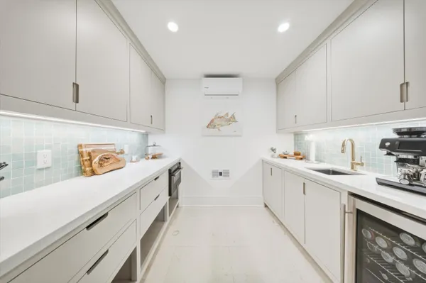 $2,595,000 | 292 Woods Avenue, Tavernier, FL 33070