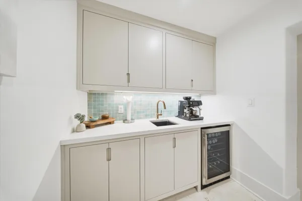 $2,595,000 | 292 Woods Avenue, Tavernier, FL 33070