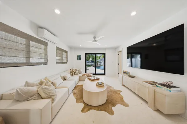 $2,595,000 | 292 Woods Avenue, Tavernier, FL 33070