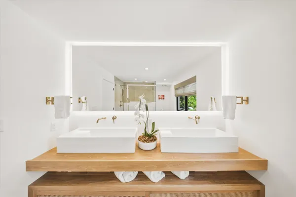 $2,595,000 | 292 Woods Avenue, Tavernier, FL 33070