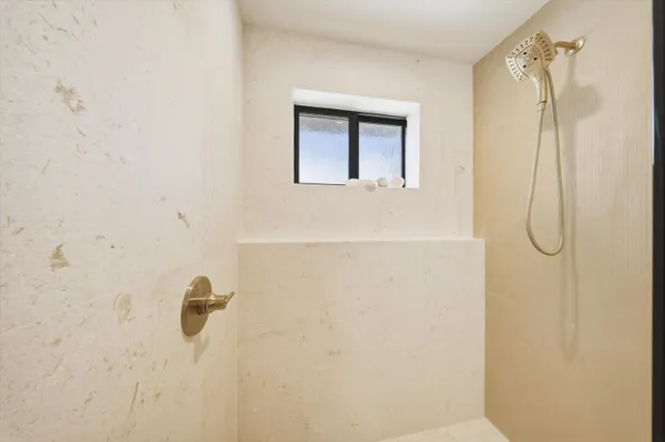 $2,595,000 | 292 Woods Avenue, Tavernier, FL 33070