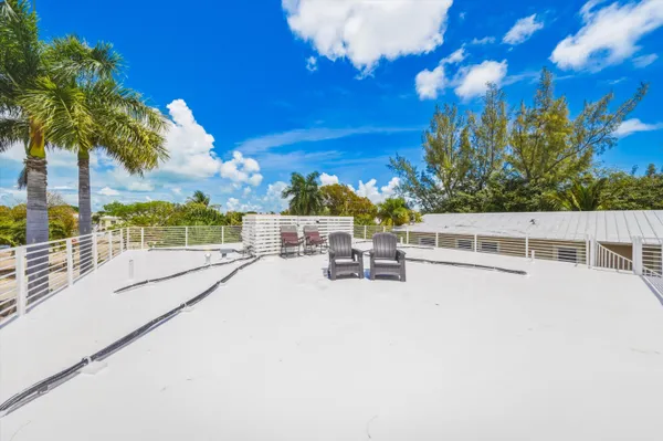 $2,595,000 | 292 Woods Avenue, Tavernier, FL 33070