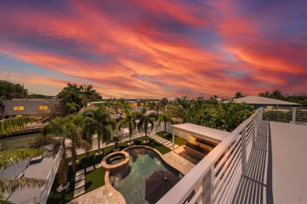 $2,595,000 | 292 Woods Avenue, Tavernier, FL 33070