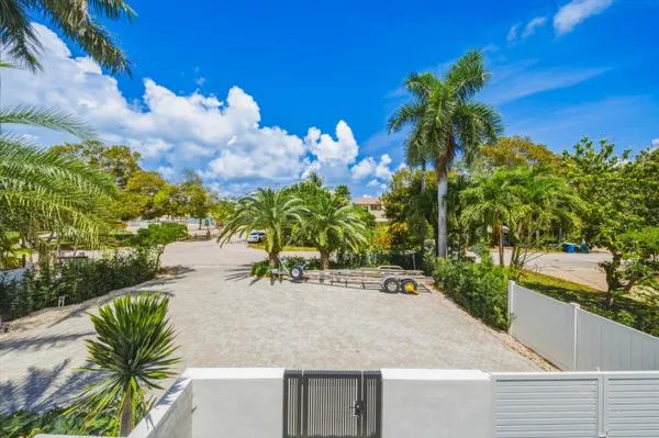 $2,595,000 | 292 Woods Avenue, Tavernier, FL 33070