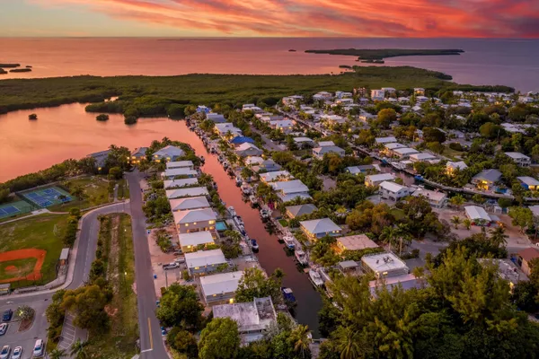 $2,595,000 | 292 Woods Avenue, Tavernier, FL 33070