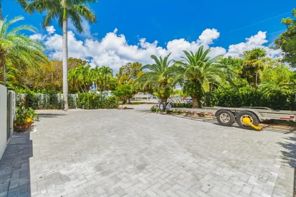 $2,595,000 | 292 Woods Avenue, Tavernier, FL 33070