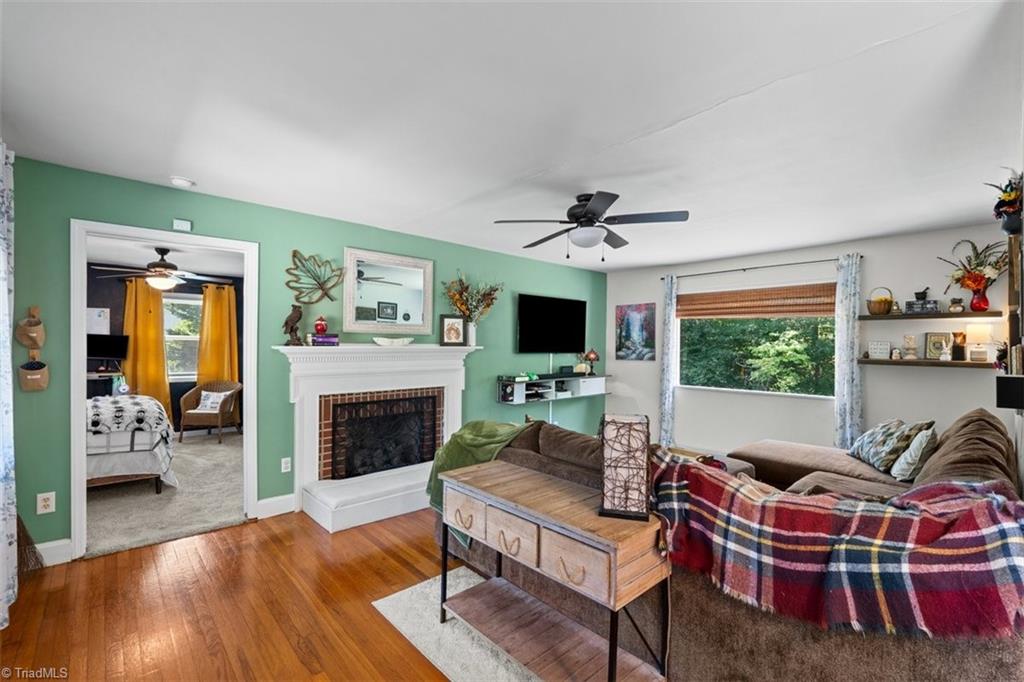 321 West Parris Avenue High Point, NC 27262 - Photo 6 of 36