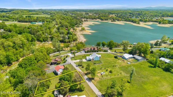 $95,000 | 720 Garrett Road, Dandridge, TN 37725