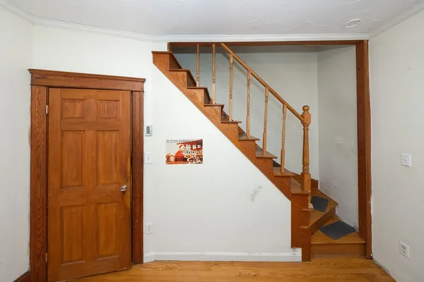a view of livingroom with furniture