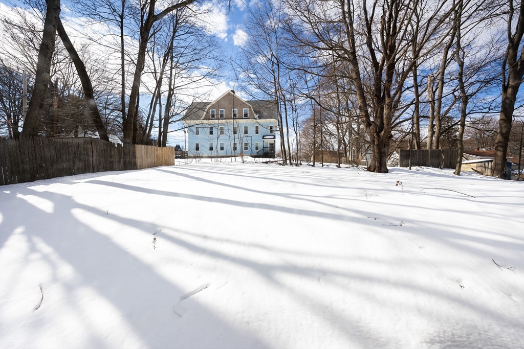 4 Stockholm Street Worcester, MA 01607 - Photo 5 of 23