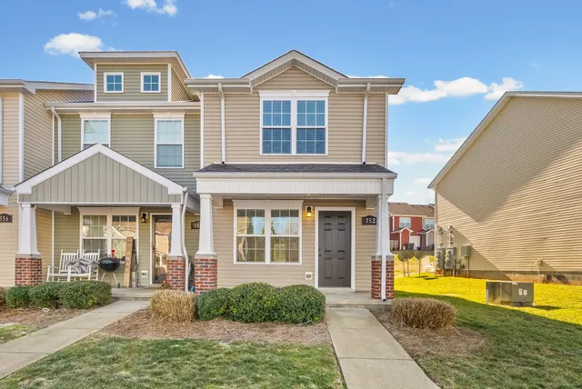 $1,300 | 352 Sam Houston Circle, Clarksville, TN 37040