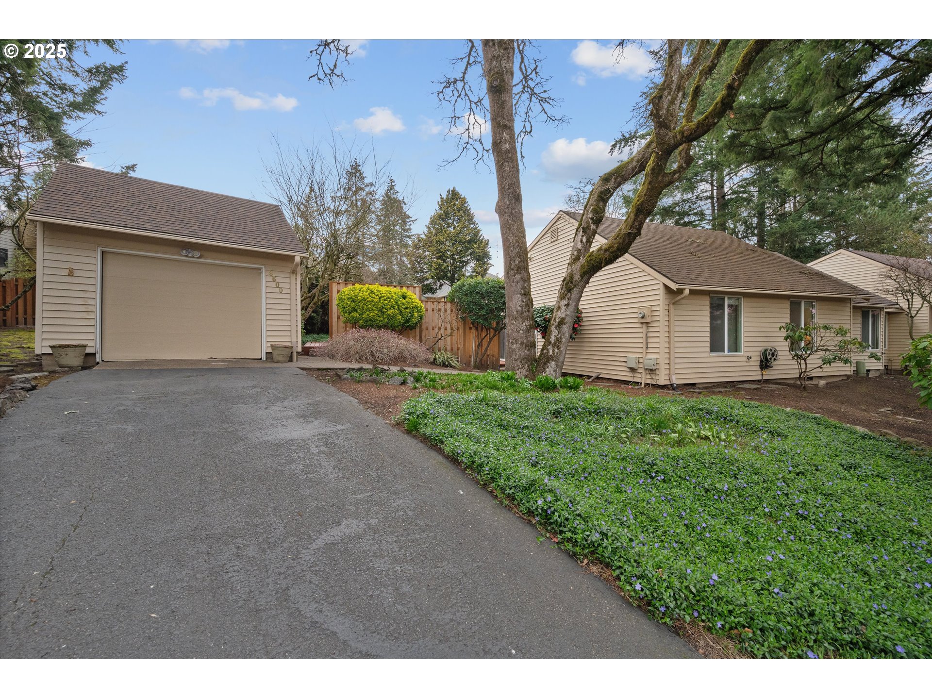 8600 Southwest Davies Road Beaverton, OR 97008 - Photo 1 of 31 Gallery Image 1