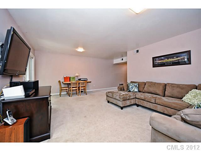 5805 Sharon Road, Unit G Charlotte, NC 28210 - Photo 12 of 16 Gallery Image 12