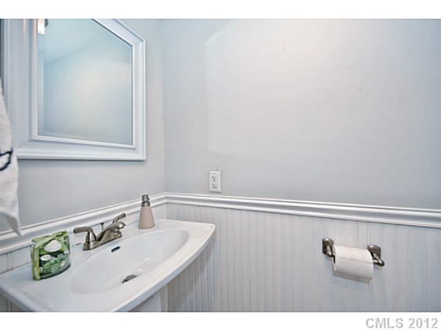 5805 Sharon Road, Unit G Charlotte, NC 28210 - Photo 7 of 16 Gallery Image 7