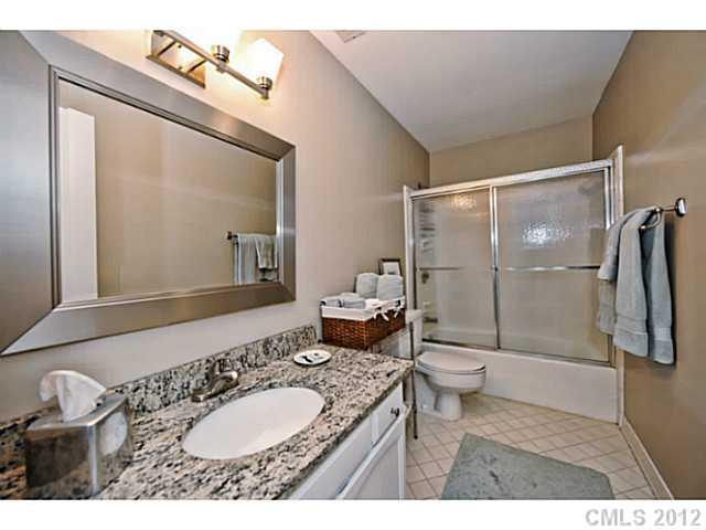 5805 Sharon Road, Unit G Charlotte, NC 28210 - Photo 9 of 16 Gallery Image 9