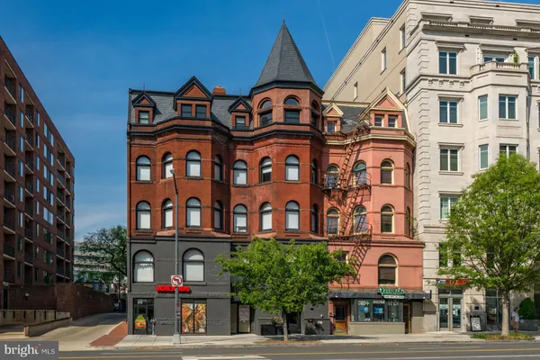$449,000 | 2525 Pennsylvania Avenue Northwest, Unit 305, Washington, DC 20037