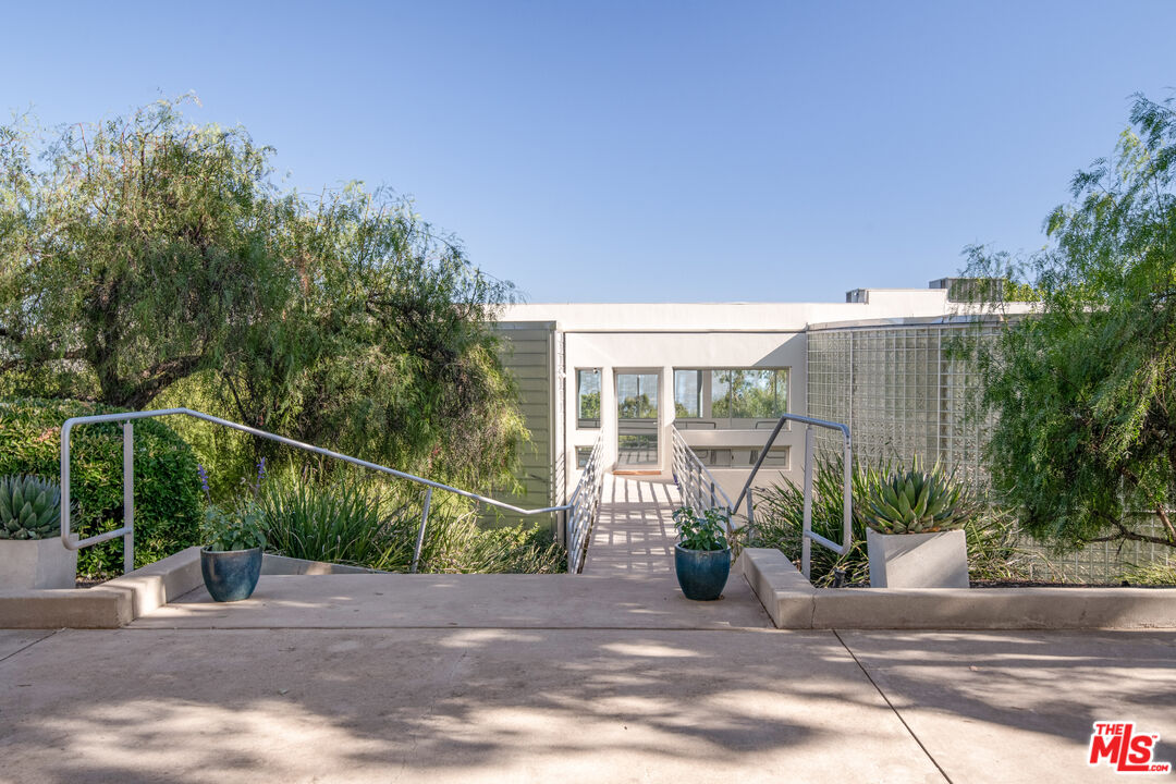 21839 Saddle Peak Road Topanga, CA 90290 - Photo 44 of 72
