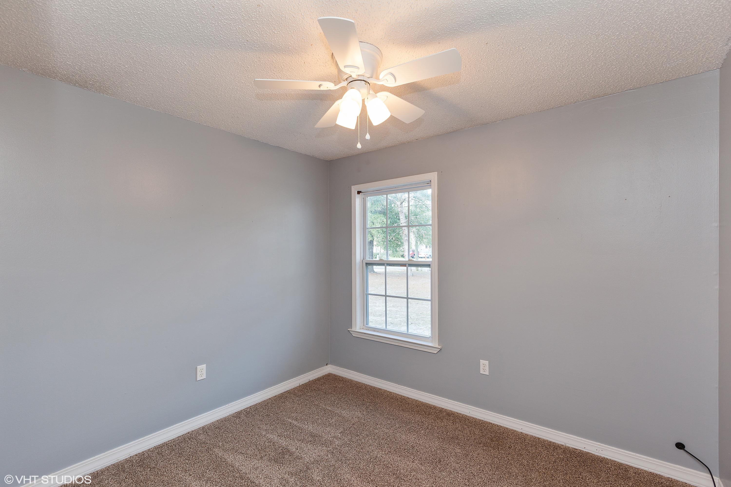 337 John King Road Crestview, FL 32539 - Photo 12 of 24 13_337JOHNKINGRD_2013_HiRes
