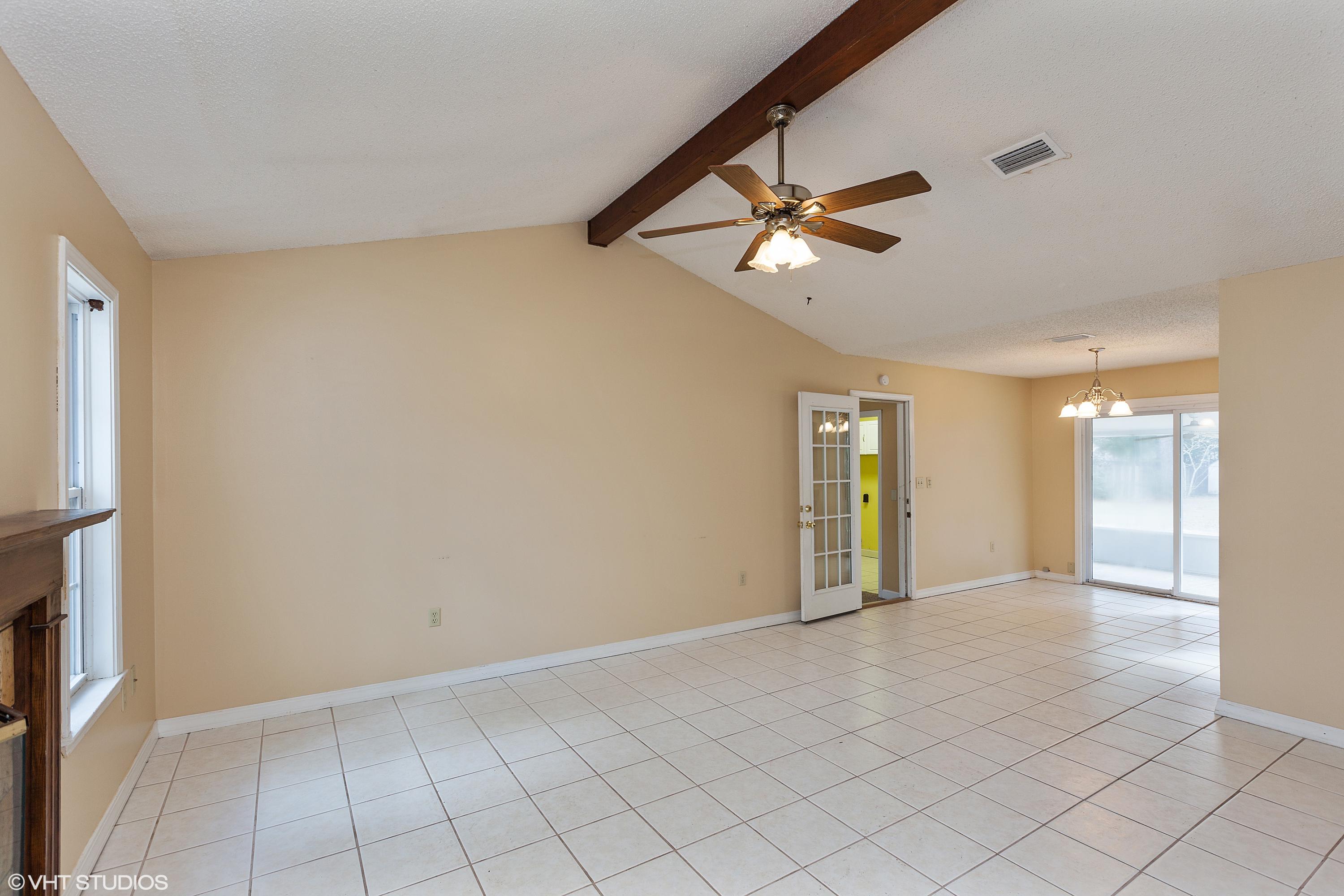 337 John King Road Crestview, FL 32539 - Photo 2 of 24 03_337JOHNKINGRD_2003_HiRes