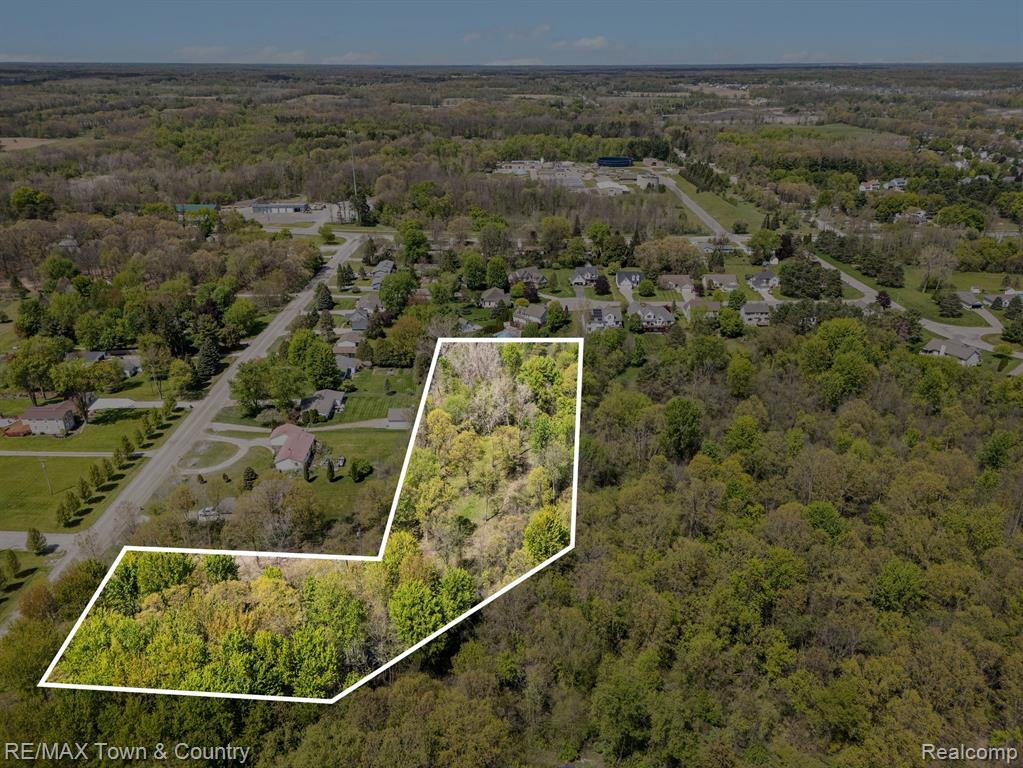 15127 Hogan Road Linden, MI 48451 - Photo 1 of 10