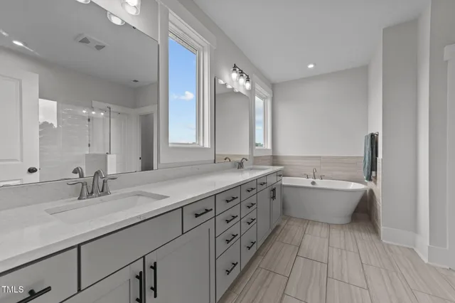 $824,000 | 2829 Arrowsmith Drive, Fuquay-Varina, NC 27526