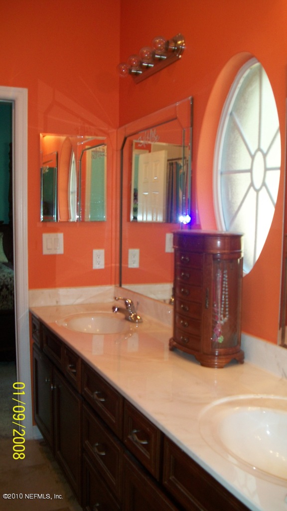 6588 Sandsdale Road Macclenny, FL 32063 - Photo 21 of 25 Jack & Jill bathroom